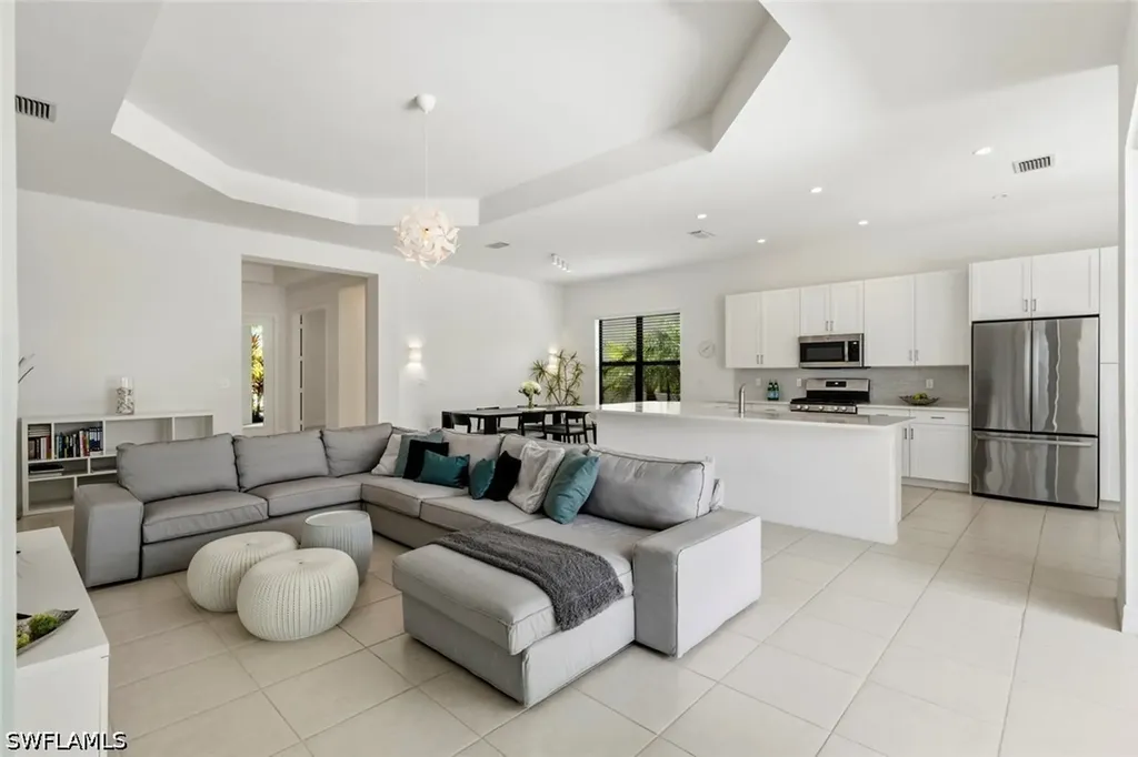 4715 Kensington Circle Naples FL 34119