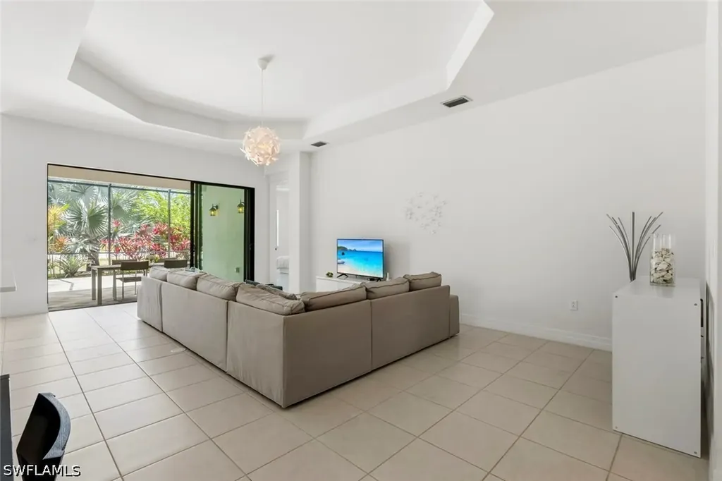 4715 Kensington Circle Naples FL 34119
