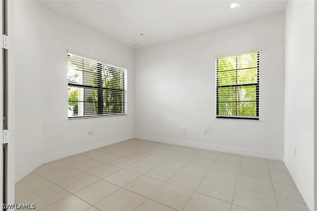 4715 Kensington Circle Naples FL 34119
