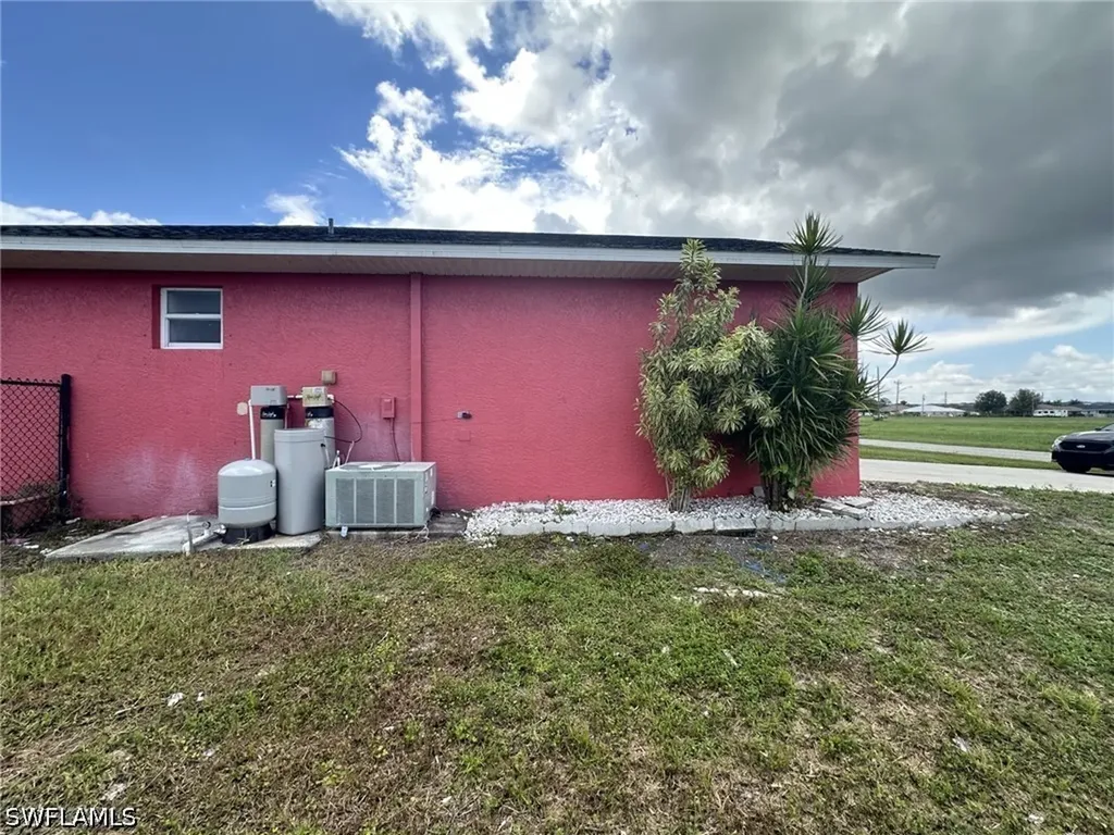 2123 NE 16th Terrace Cape Coral FL 33909