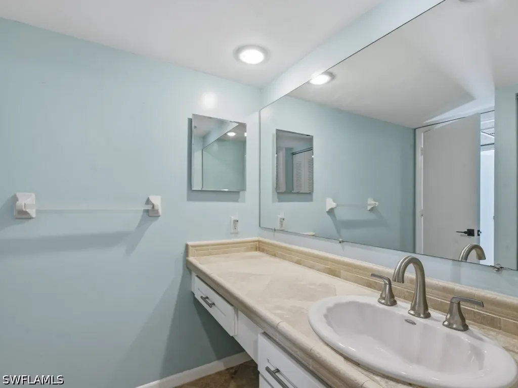 5247 Cedarbend Drive Fort Myers FL 33919