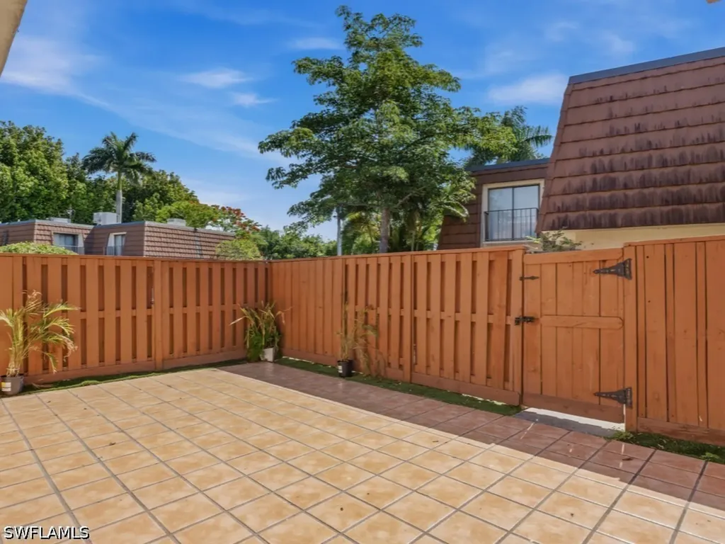 5247 Cedarbend Drive Fort Myers FL 33919