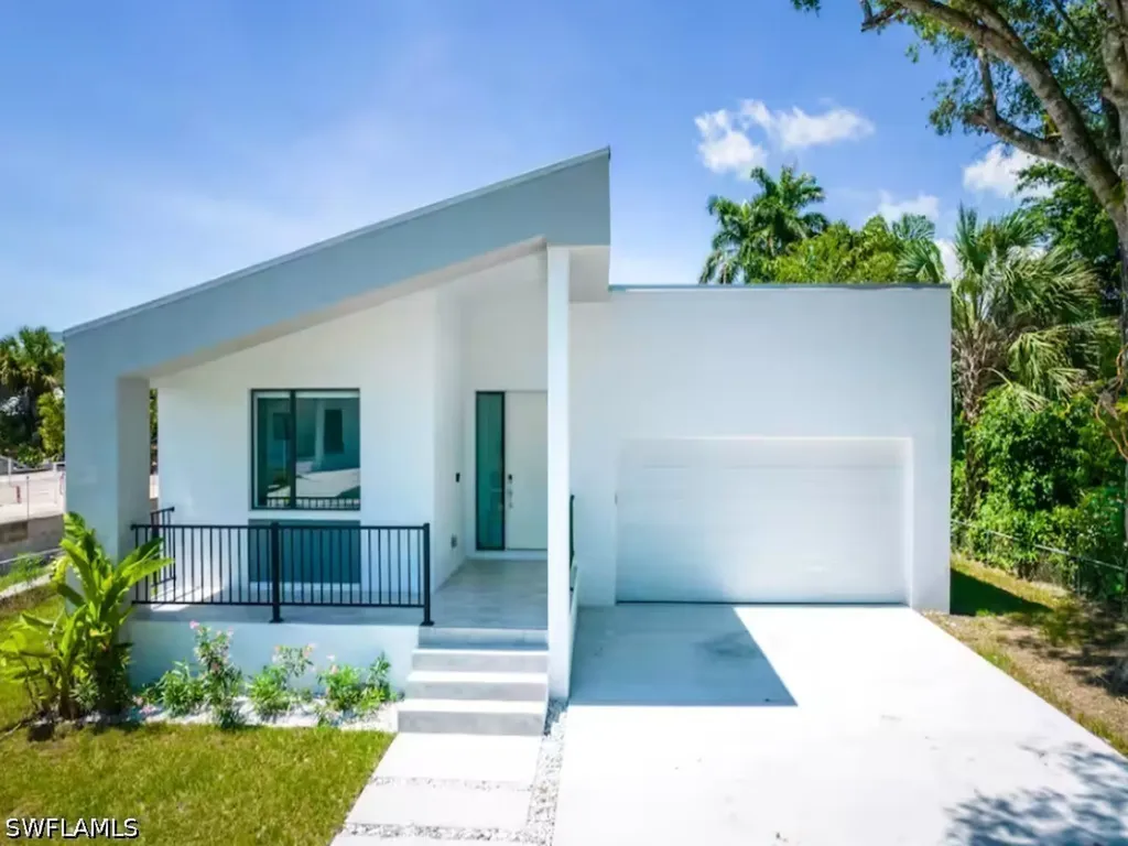 3015 Karen Drive Naples FL 34112