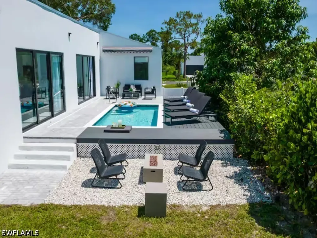 3015 Karen Drive Naples FL 34112