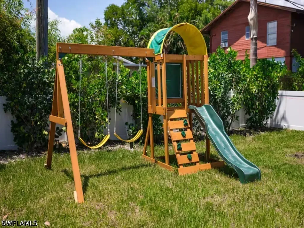 3015 Karen Drive Naples FL 34112