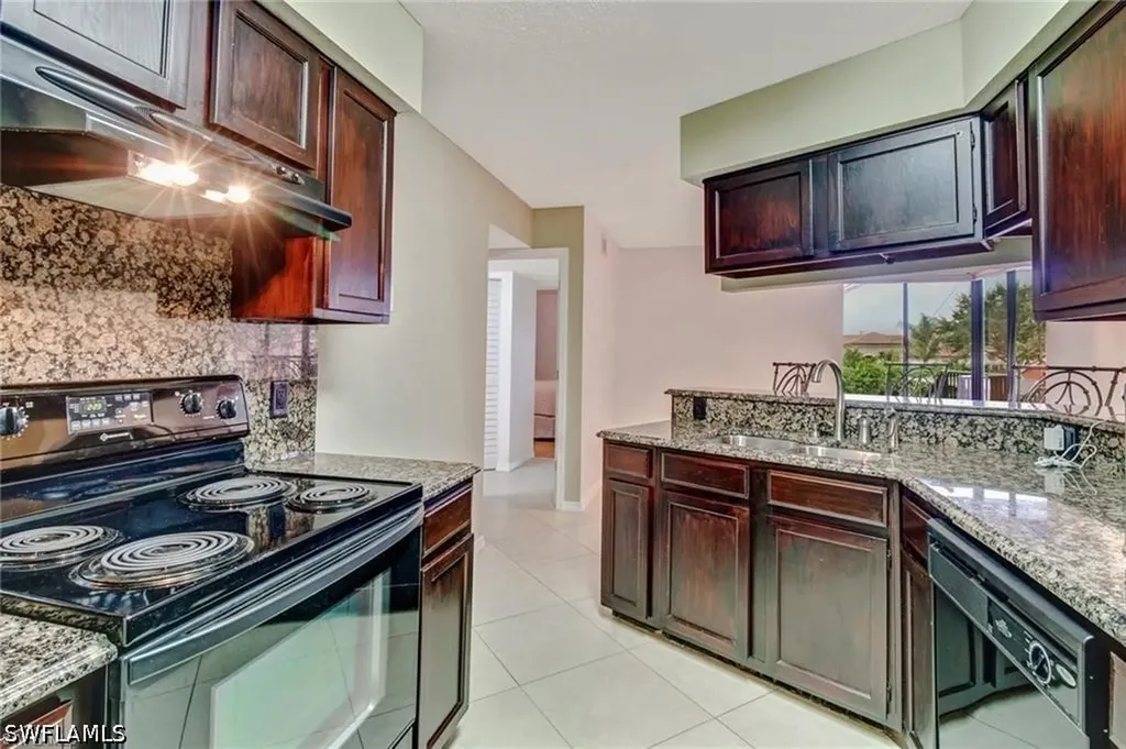 124 Cypress Way E Naples FL 34110