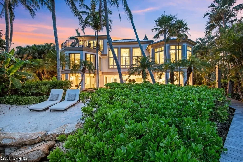 Naples FL, 3675 Gordon Drive