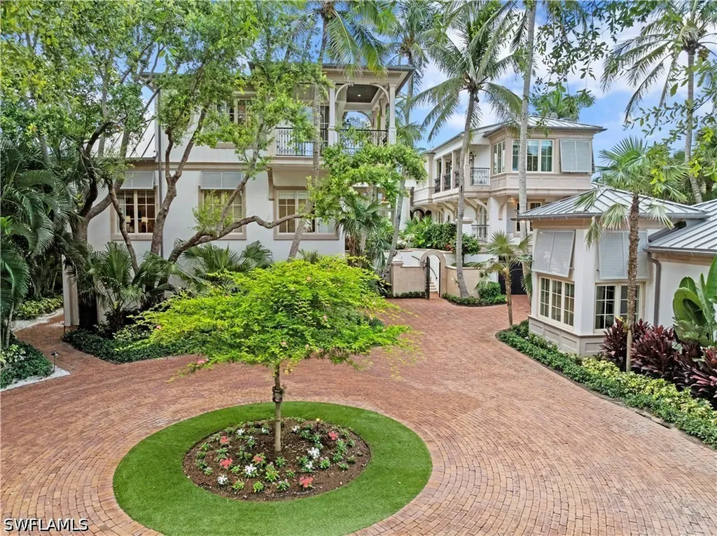 Naples FL, 3675 Gordon Drive