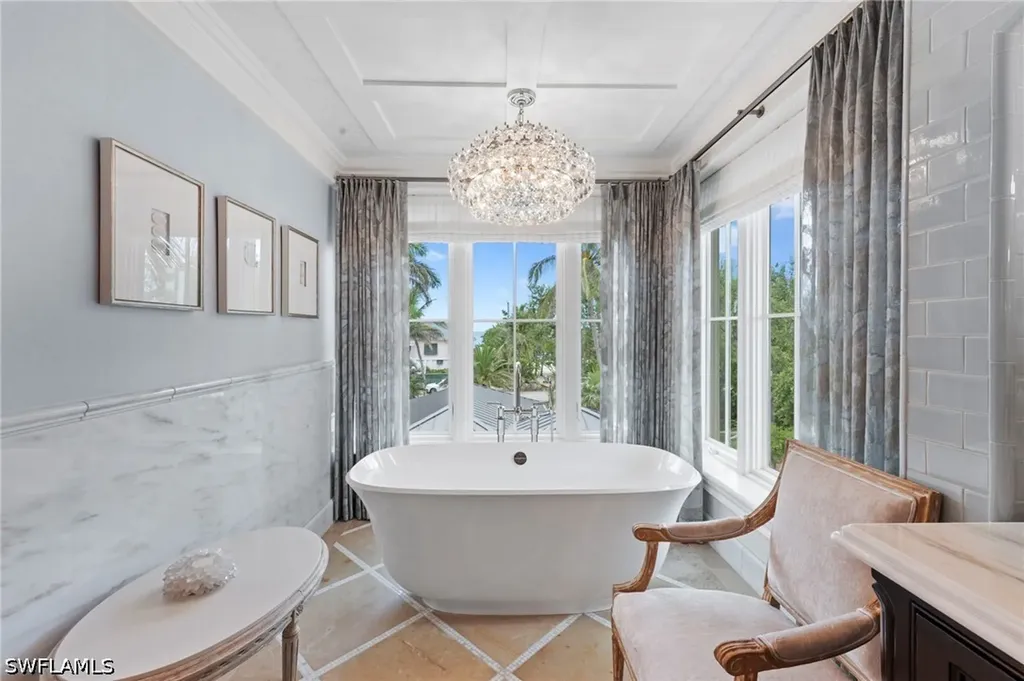 3675 Gordon Drive Naples FL 34102