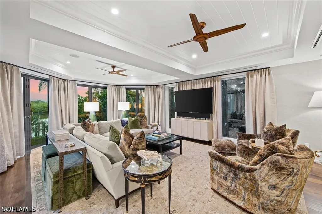 3675 Gordon Drive Naples FL 34102