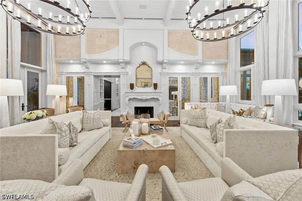 3675 Gordon Drive Naples FL 34102