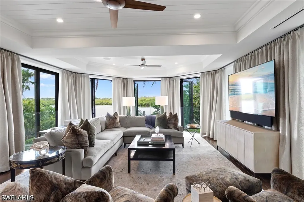 3675 Gordon Drive Naples FL 34102