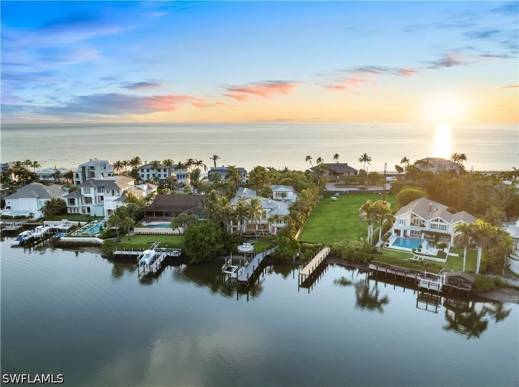 3675 Gordon Drive Naples FL 34102