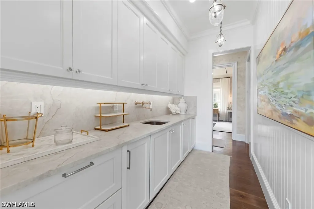 3675 Gordon Drive Naples FL 34102
