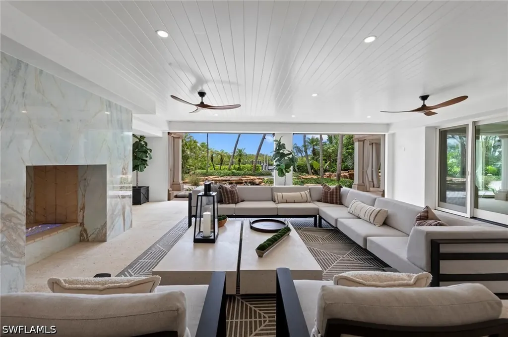 3675 Gordon Drive Naples FL 34102