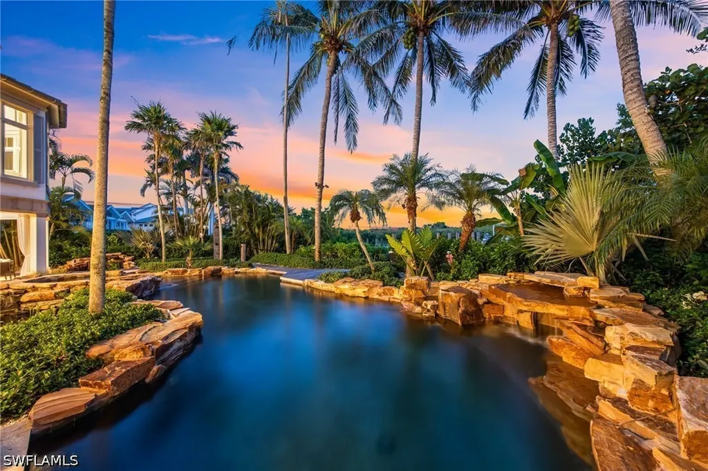 3675 Gordon Drive Naples FL 34102