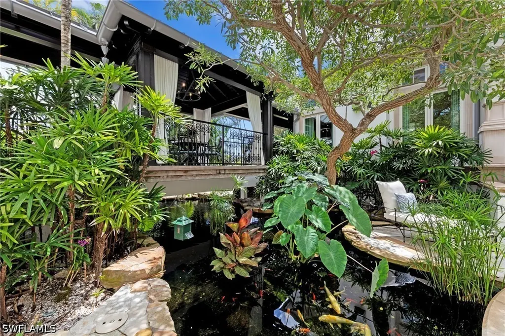3675 Gordon Drive Naples FL 34102