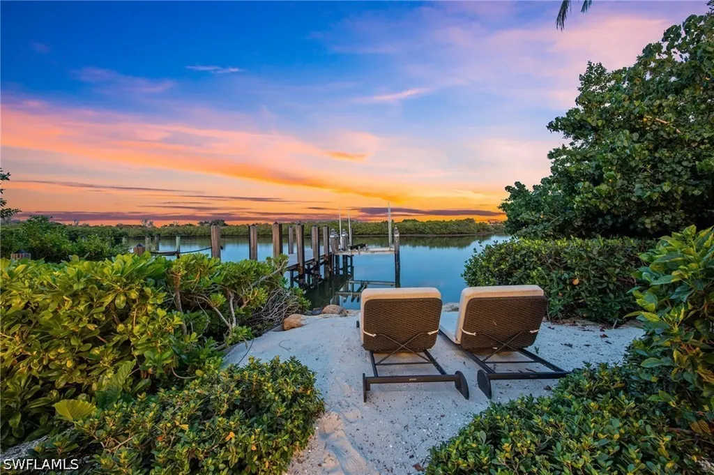 3675 Gordon Drive Naples FL 34102