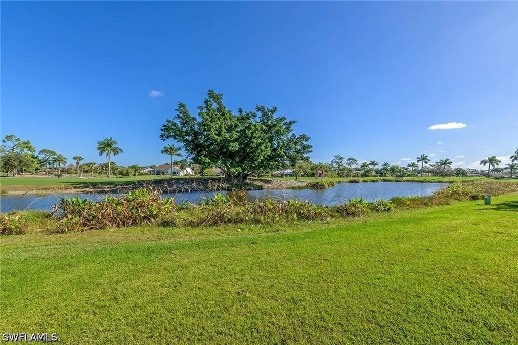 239 Torrey Pines Point Naples FL 34113