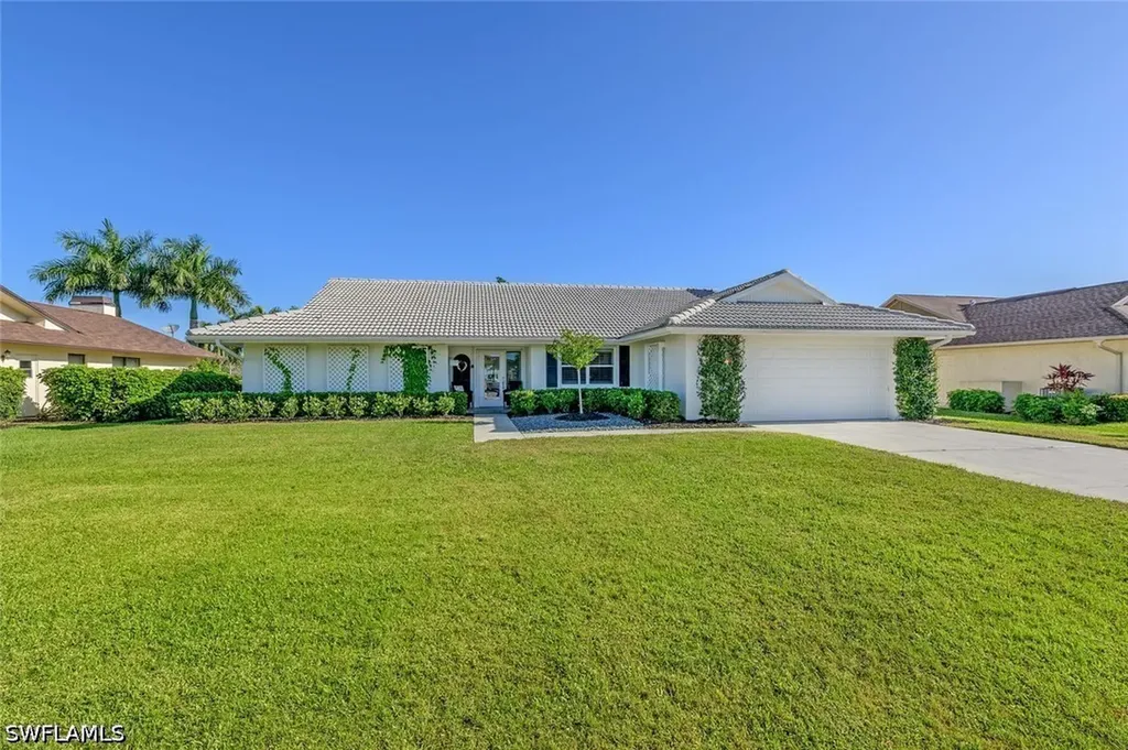 239 Torrey Pines Point Naples FL 34113