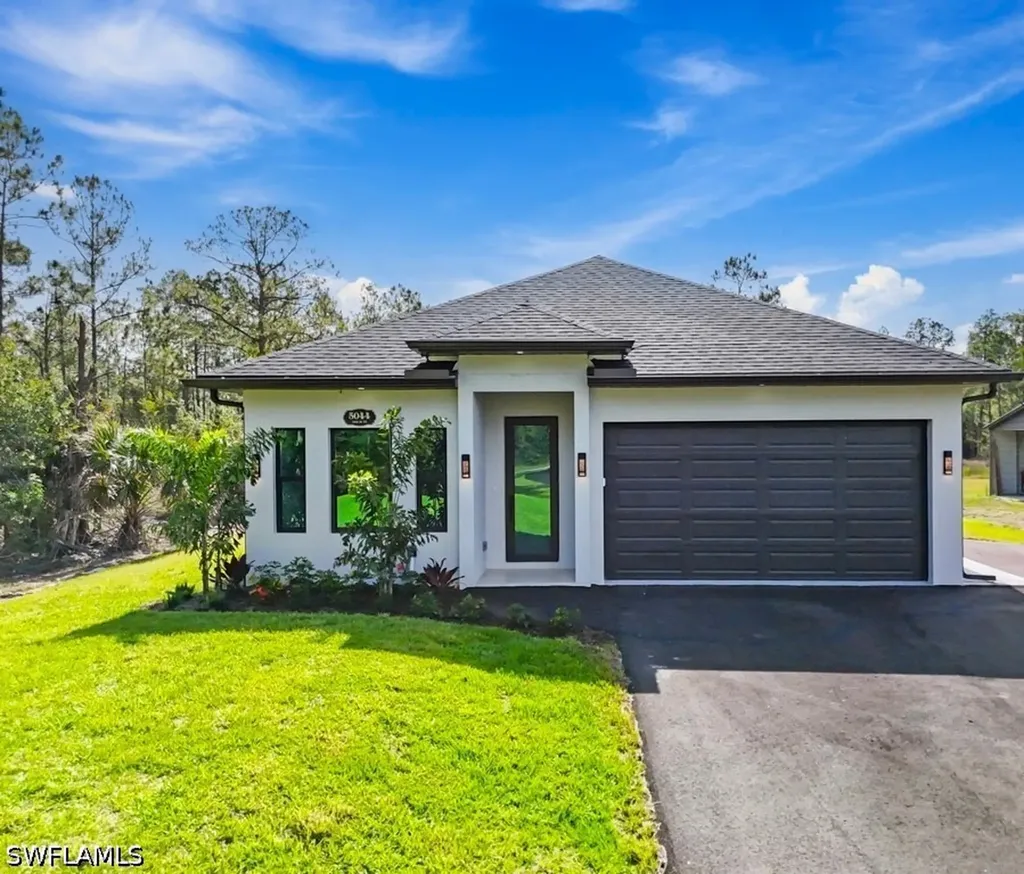 5044 44th Street NE Naples FL 34120