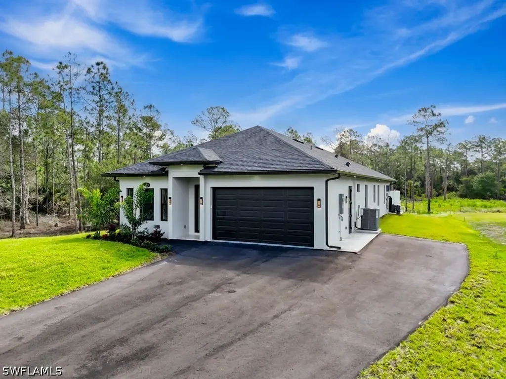 5044 44th Street NE Naples FL 34120
