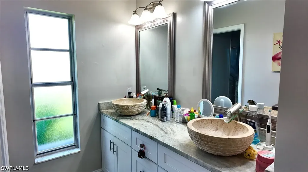 541 Landmark Drive Naples FL 34112