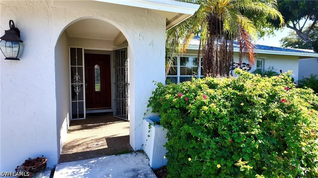 541 Landmark Drive Naples FL 34112