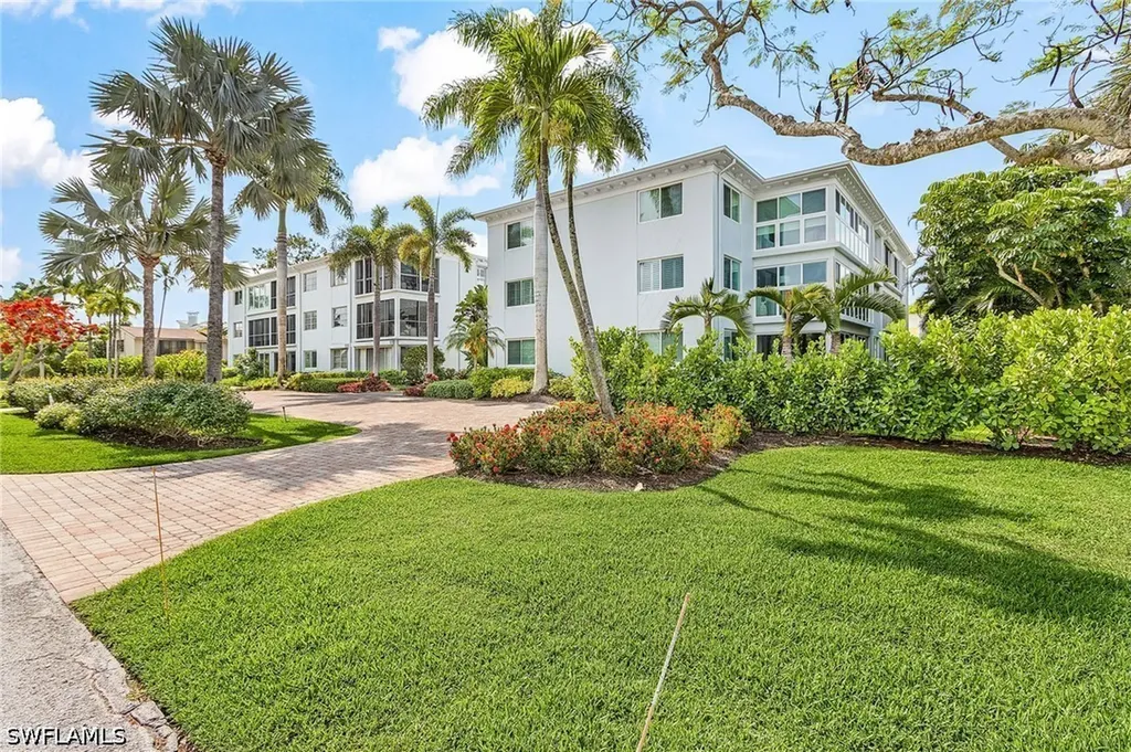 280 2nd Avenue S Naples FL 34102