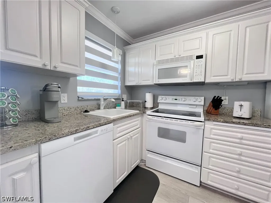 400 Forest Lakes Boulevard Naples FL 34105