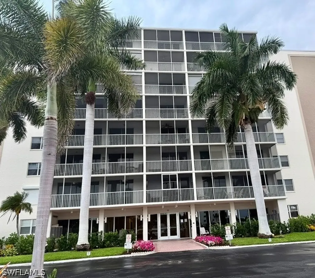3 Bluebill Avenue Naples FL 34108