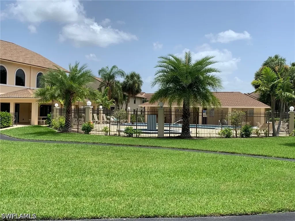 8715 Charter Club Circle Fort Myers FL 33919