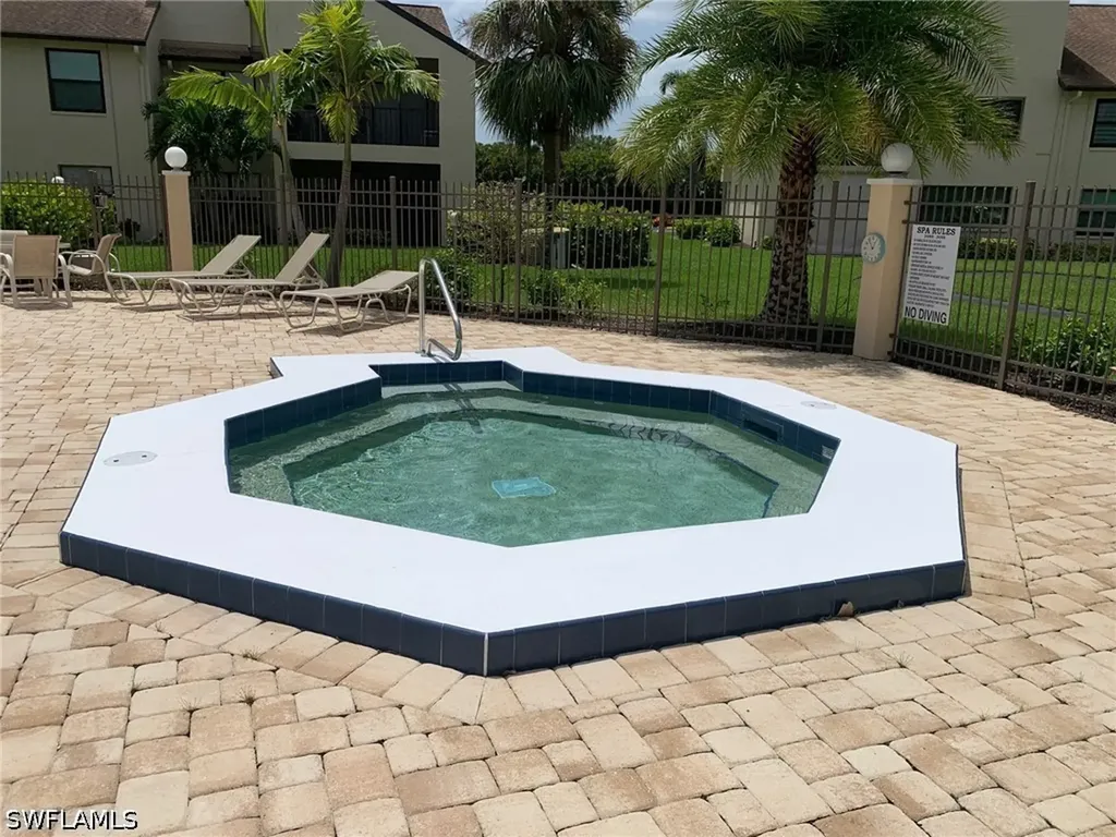 8715 Charter Club Circle Fort Myers FL 33919