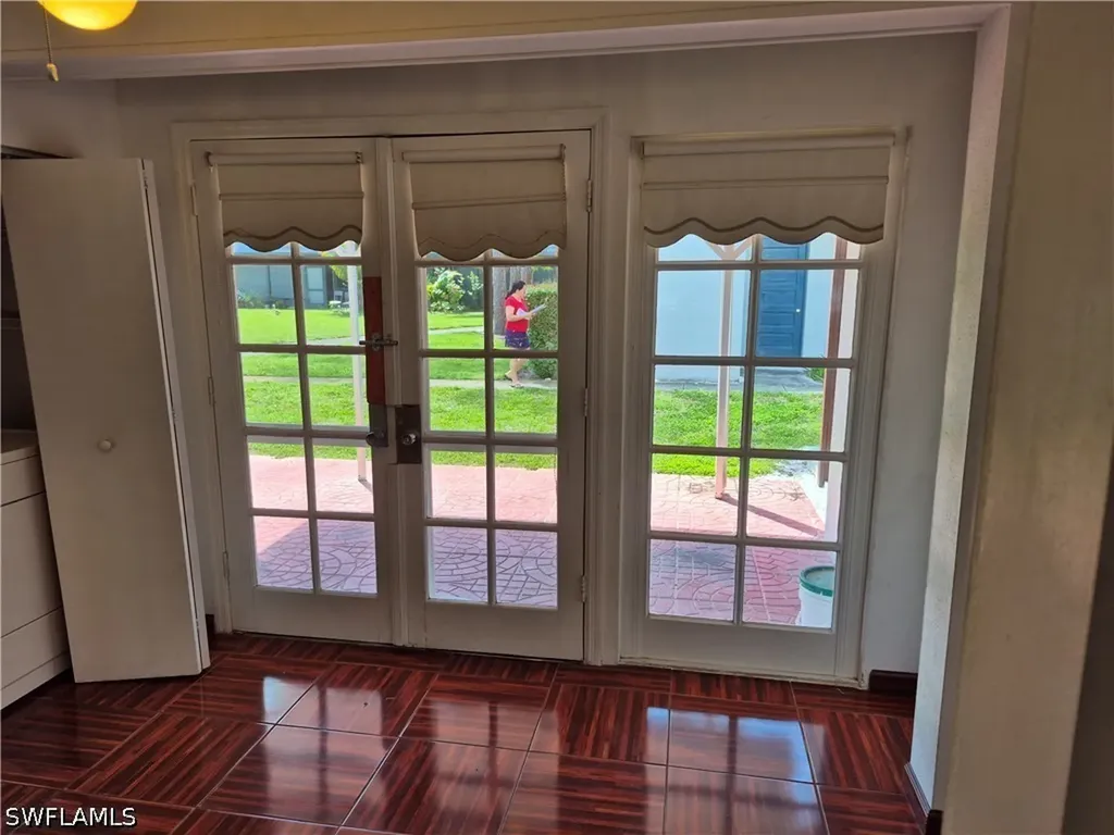 4909 Catalina Drive Naples FL 34112