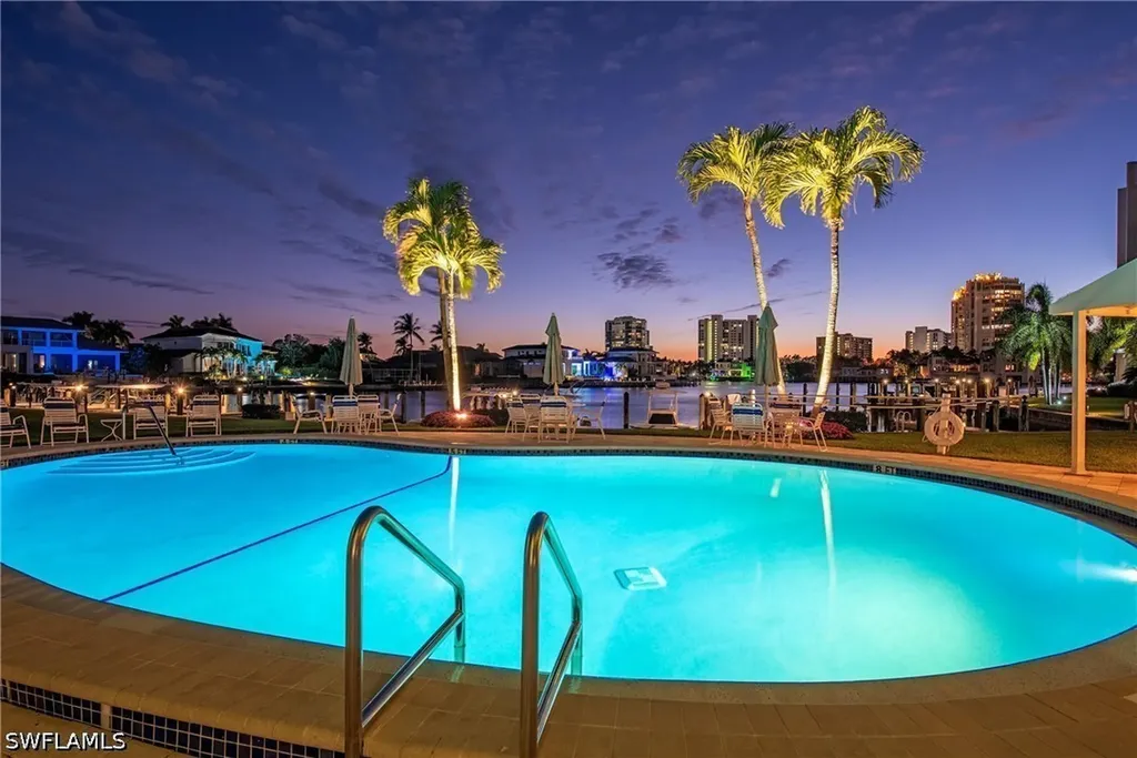 400 Park Shore Drive Naples FL 34103
