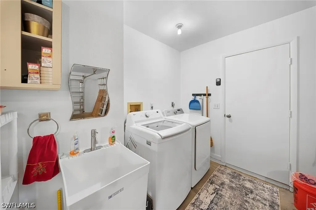 19101 Pine Run Lane Fort Myers FL 33967