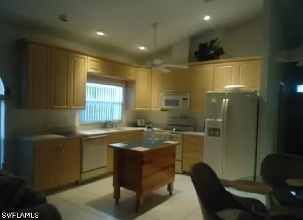 566 110th Avenue N Naples FL 34108