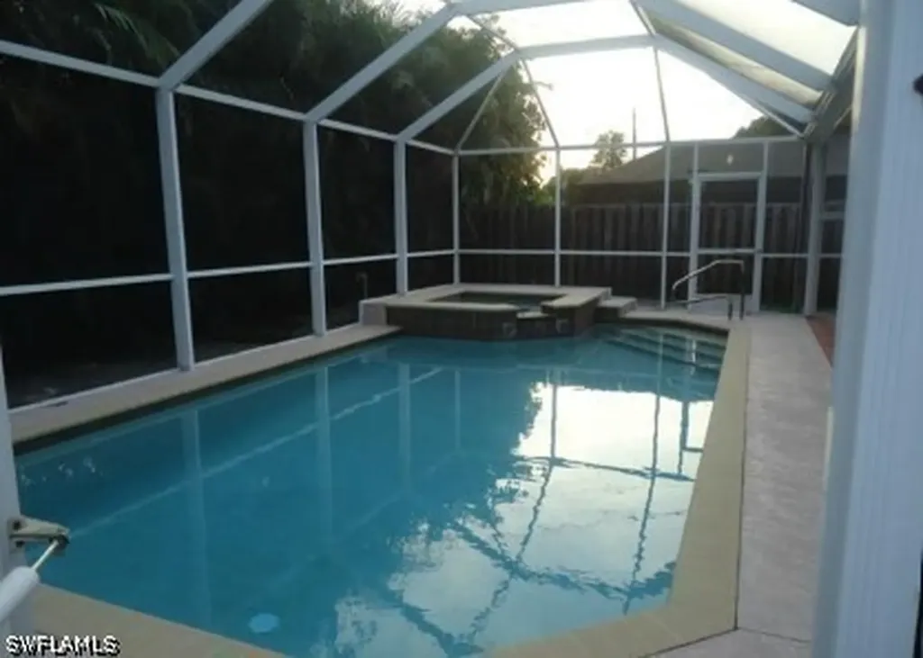 566 110th Avenue N Naples FL 34108
