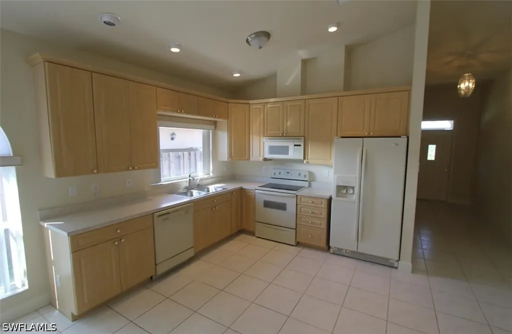 566 110th Avenue N Naples FL 34108
