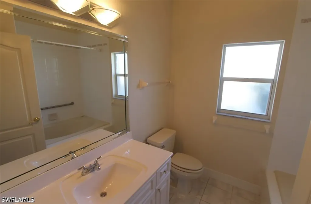 566 110th Avenue N Naples FL 34108