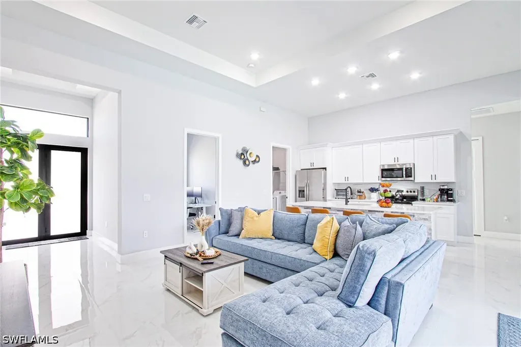 836 NE 6th Place Cape Coral FL 33909