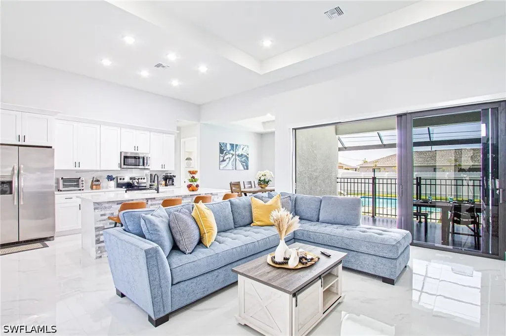836 NE 6th Place Cape Coral FL 33909