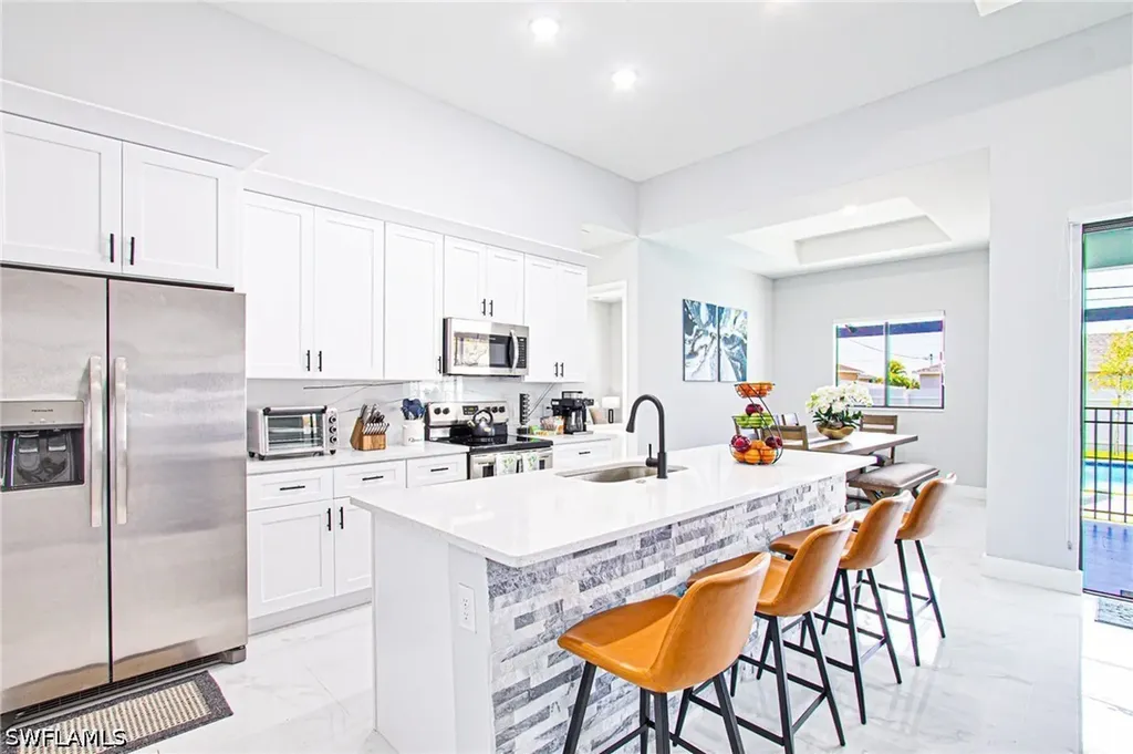 836 NE 6th Place Cape Coral FL 33909