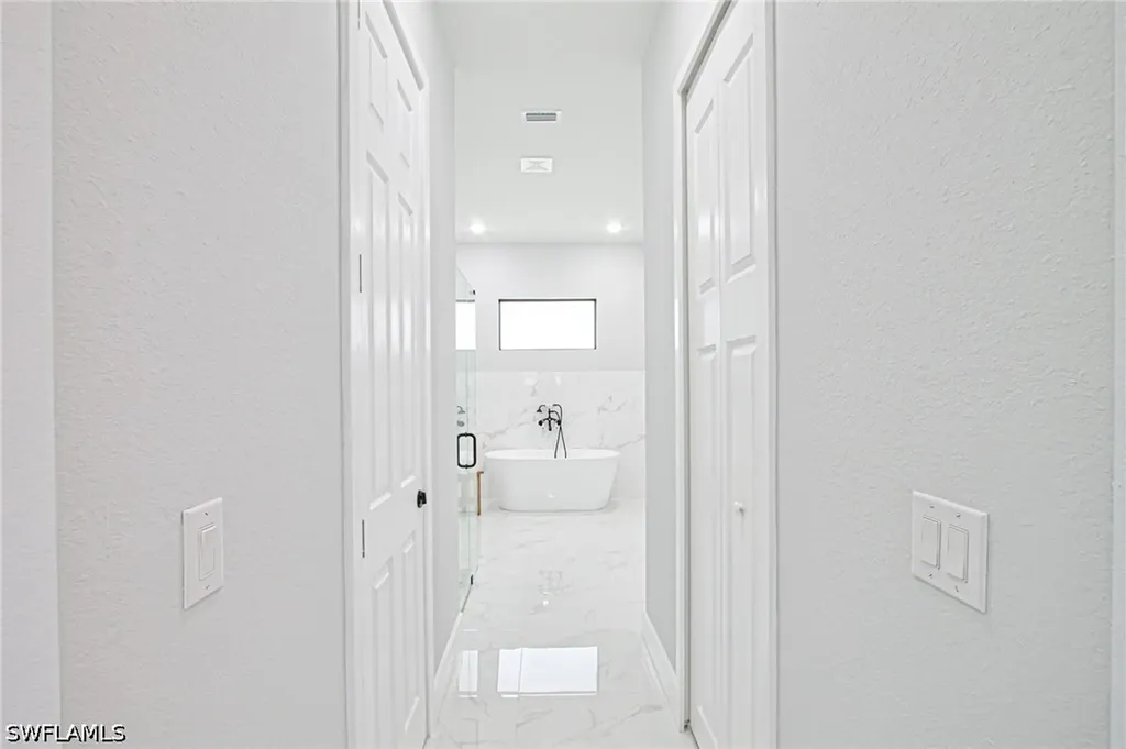 836 NE 6th Place Cape Coral FL 33909