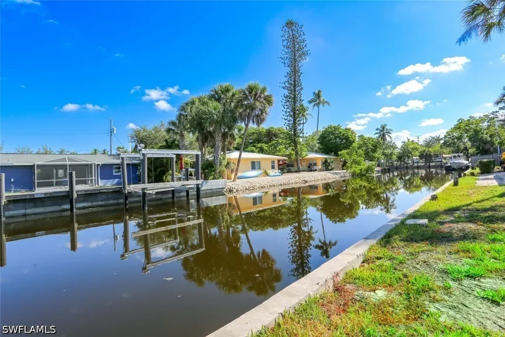 2777 Shoreview Drive Naples FL 34112
