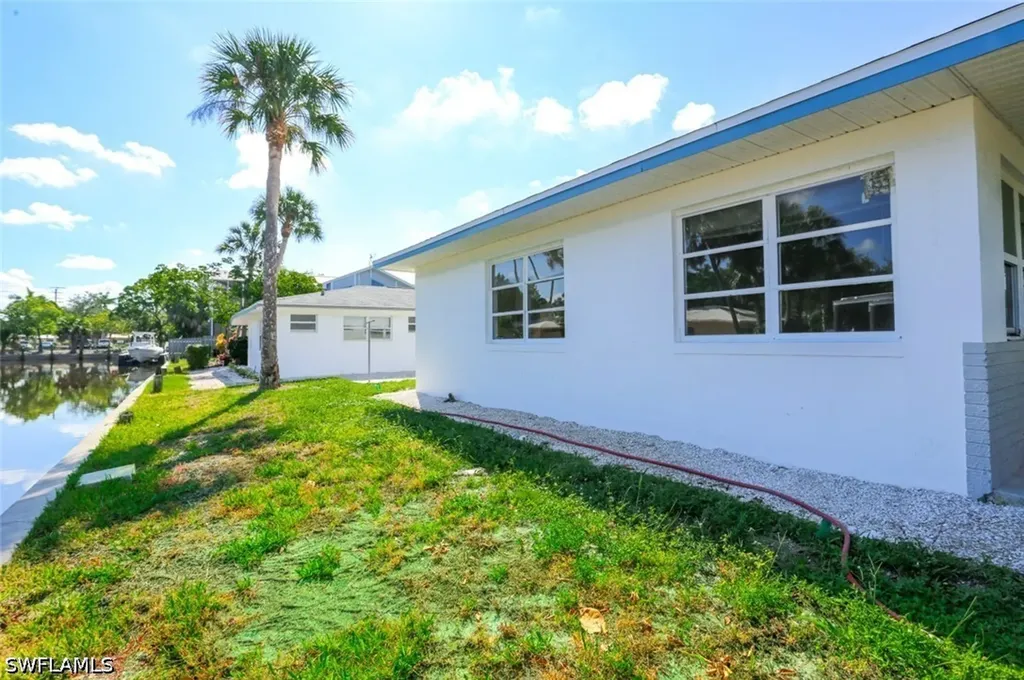 2777 Shoreview Drive Naples FL 34112