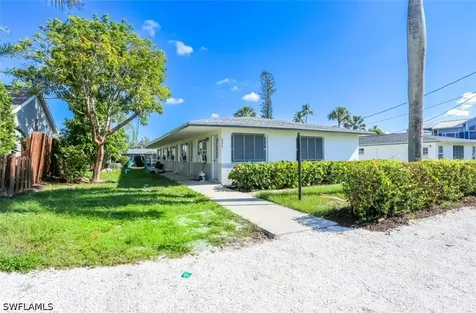 2777 Shoreview Drive Naples FL 34112