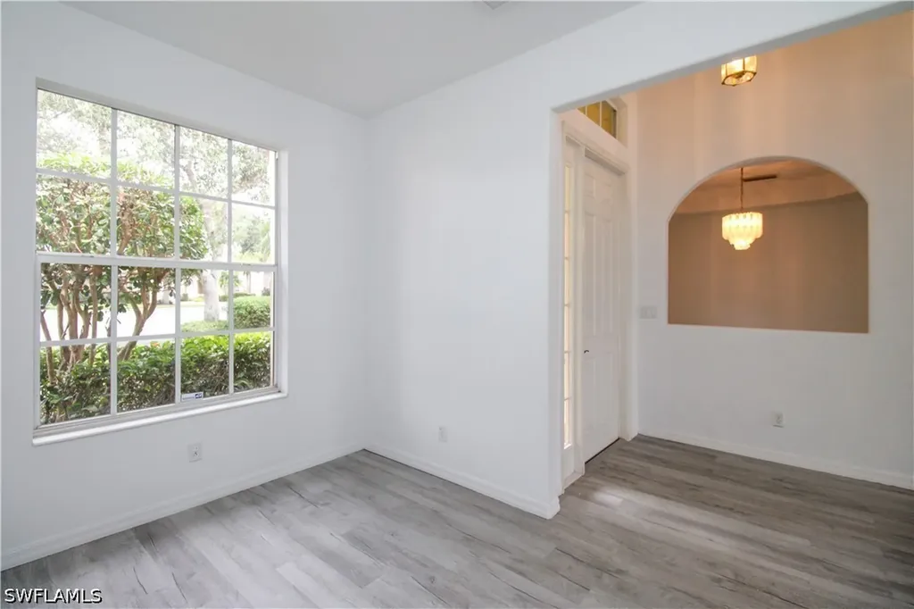 3927 Aurora Court Naples FL 34116