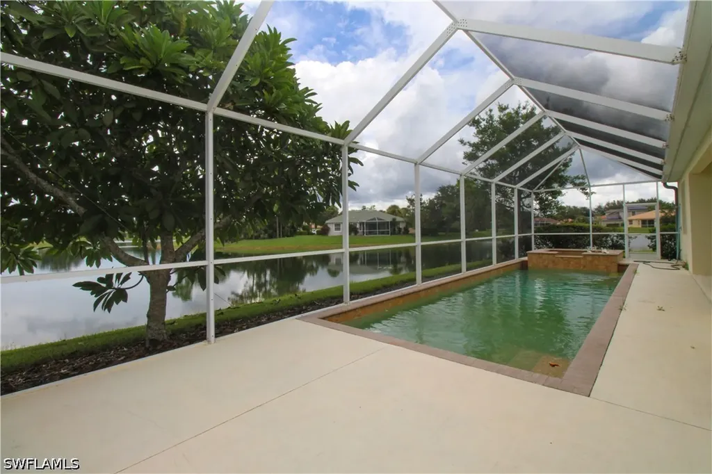 3927 Aurora Court Naples FL 34116