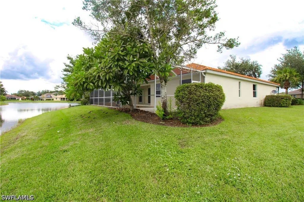 3927 Aurora Court Naples FL 34116